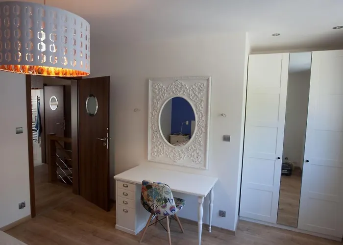 Dom Na Skraju * Łukęcin