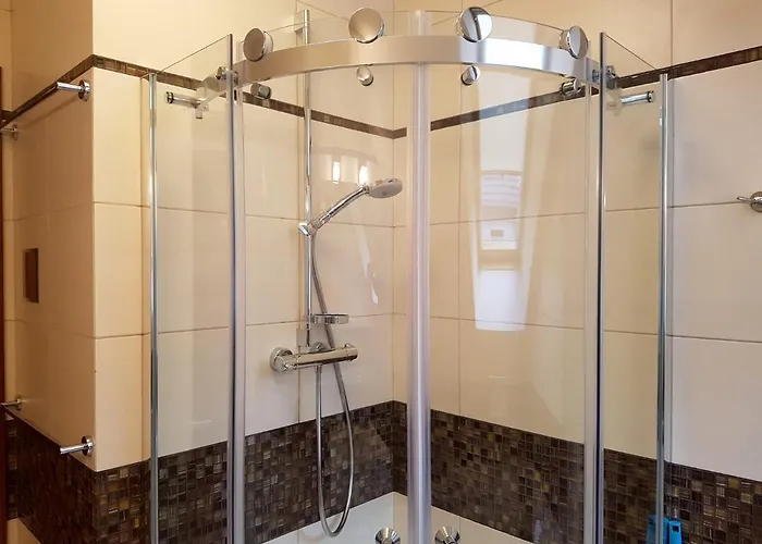 Dom Na Skraju * Łukęcin